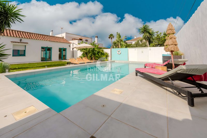 Foto bec8913c-f54a-41c4-95cb-c6c279784730. Chalet con riscaldamento piscina in Zahora Barbate