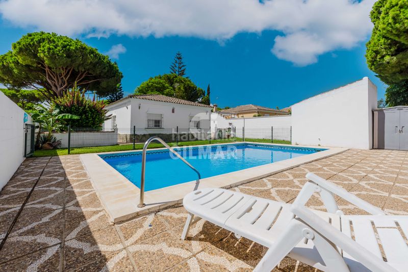 Foto b9ead162-77e5-4524-b275-e8cb43d8b7fe. Xalet amb piscina a Las Lagunas - Campano Chiclana de la Frontera