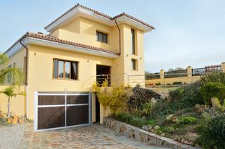 Casa a Avenida alcalde álvaro domecq 6d. Gilmar cádiz 956928989. chalet independiente en jerez de la fron