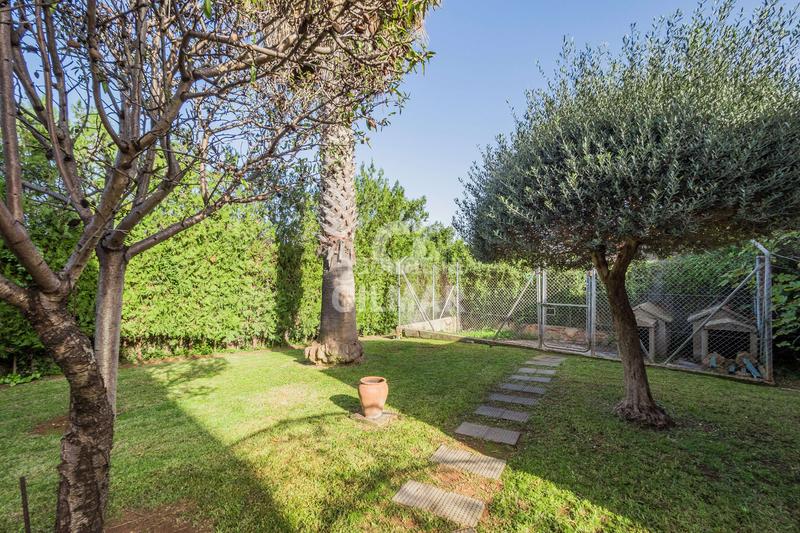 Foto 9ae7ff8b-279a-4f57-b04a-63a2d2089c9f. Chalet avec chauffage parking piscine dans La Motilla - Fuente del Rey Dos Hermanas