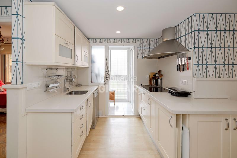 Foto 997ad4a2-3f89-4225-9d8f-a85bd7e012f9. Etagenwohnung mit heizung parking pool in El Porvenir Sevilla