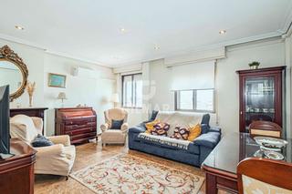 Appartement à Triana Este. Descubre este espectacular piso situado en una de las avenidas m