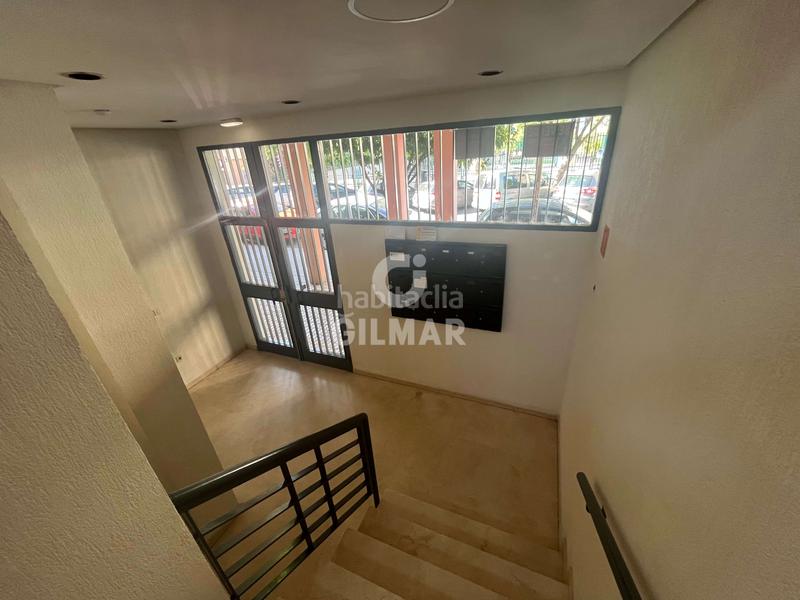 Foto 5d5a81f9-3d06-4626-a993-f2dbe8b4f170. Oficina se ofrece esta magnífica oportunidad de inversión.5 oficinas junto avenida de las ciencias, es una zona en pleno auge, muy poblada en Sevilla