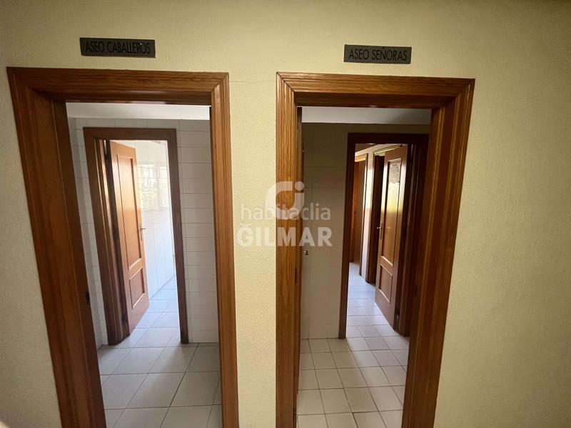 Foto c735bc56-d0dc-4edf-b273-0a9751604fed. Oficina se ofrece esta magnífica oportunidad de inversión.5 oficinas junto avenida de las ciencias, es una zona en pleno auge, muy poblada en Sevilla