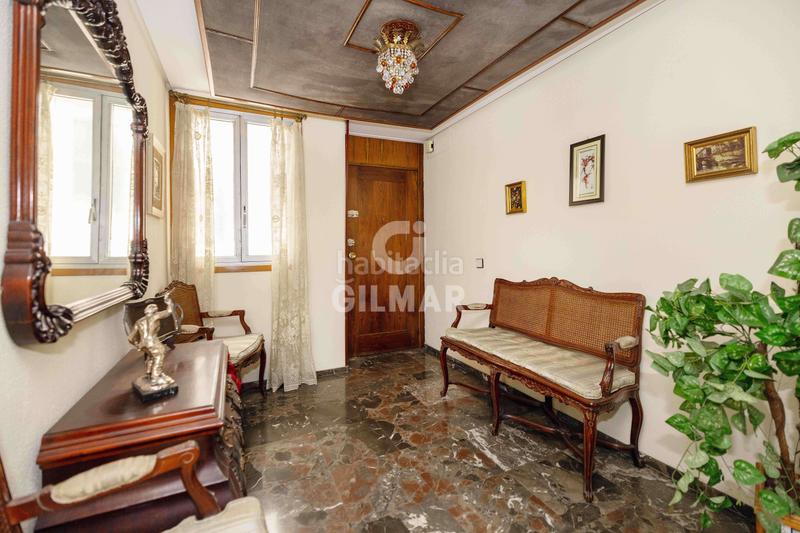 Foto 103c6f85-d92f-4b0c-b229-b7d995dc0371. Piso esta magnífica vivienda se encuentra en la prestigiosa zona de ronda de capuchinos, junto al centro . situada en la segu en Sevilla