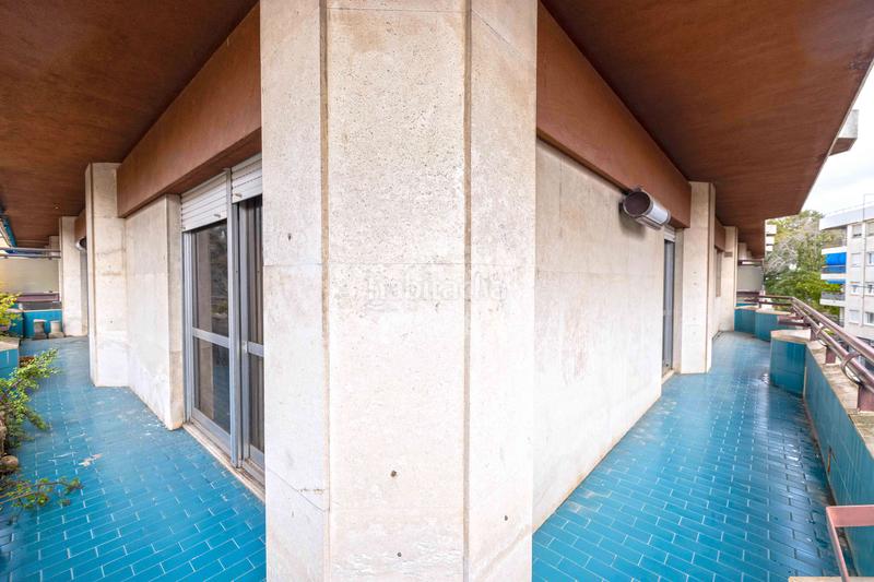 Foto 82b53e07-1a36-41db-8c65-b98f5cac8a4d. Piso esta magnífica vivienda se encuentra en la prestigiosa zona de ronda de capuchinos, junto al centro . situada en la segu en Sevilla