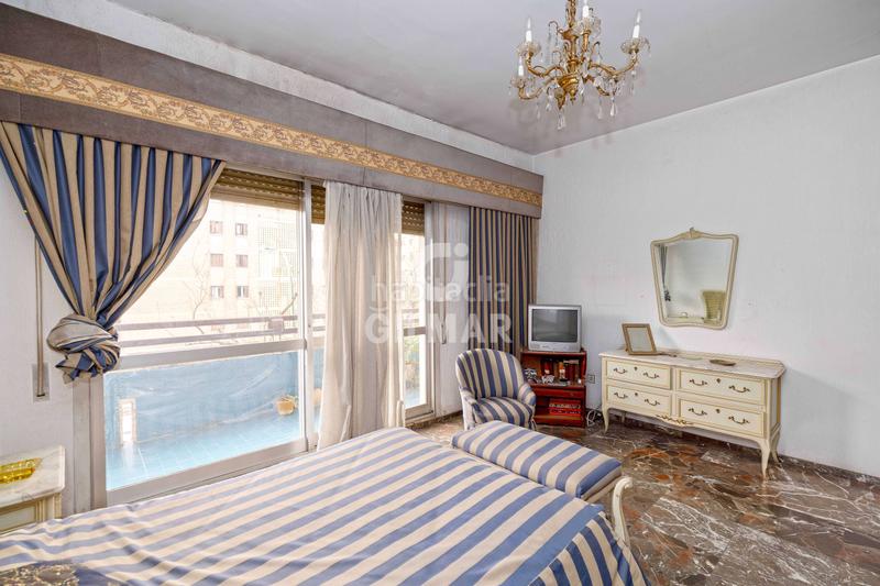 Foto c0f6109a-f404-4404-a4a9-8216089deaf8. Piso esta magnífica vivienda se encuentra en la prestigiosa zona de ronda de capuchinos, junto al centro . situada en la segu en Sevilla