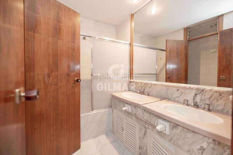 Foto ddbccf26-4114-44a0-afba-a5ab1cd480d6. Piso esta magnífica vivienda se encuentra en la prestigiosa zona de ronda de capuchinos, junto al centro . situada en la segu en Sevilla