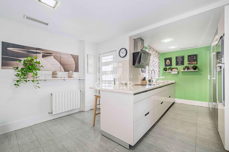 Foto 2daa77e5-9c17-4925-bcde-fe519ae5172e. Chalet este exclusivo chalet independiente se encuentra en la prestigiosa urbanización las canteras, una de las zonas más distinguidas de en Camas