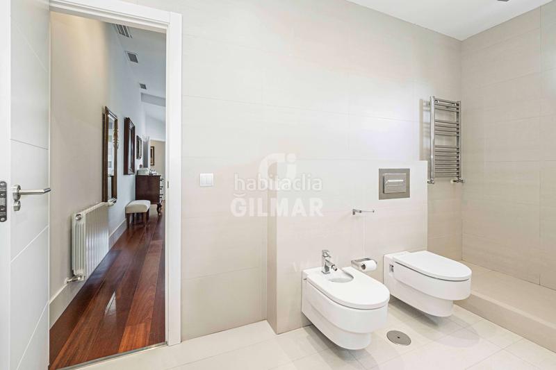 Foto 70854d45-cfc2-4495-bdfb-6dbd0e19f971. Chalet este exclusivo chalet independiente se encuentra en la prestigiosa urbanización las canteras, una de las zonas más distinguidas de en Camas