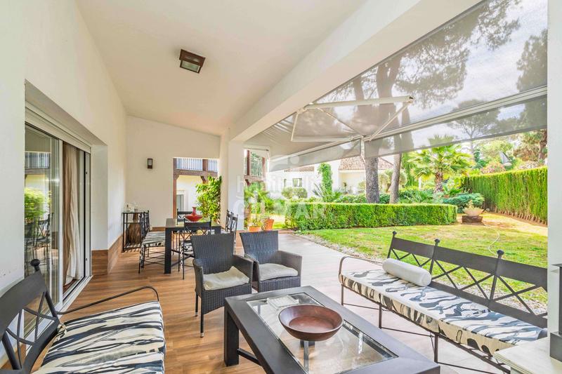 Foto b9f28228-b310-4e05-80e7-127836d2828a. Chalet este exclusivo chalet independiente se encuentra en la prestigiosa urbanización las canteras, una de las zonas más distinguidas de en Camas