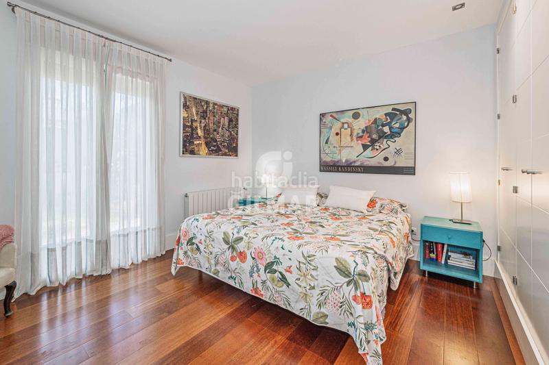 Foto efa767b4-1086-4434-8340-be6561d9b0f7. Chalet este exclusivo chalet independiente se encuentra en la prestigiosa urbanización las canteras, una de las zonas más distinguidas de en Camas