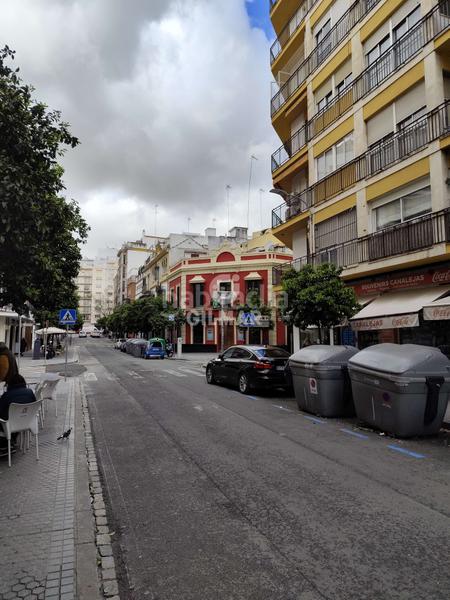 Foto 7f24b3cf-bbb2-4330-9595-26cee33aacad. Miete büro in Arenal - Museo Sevilla