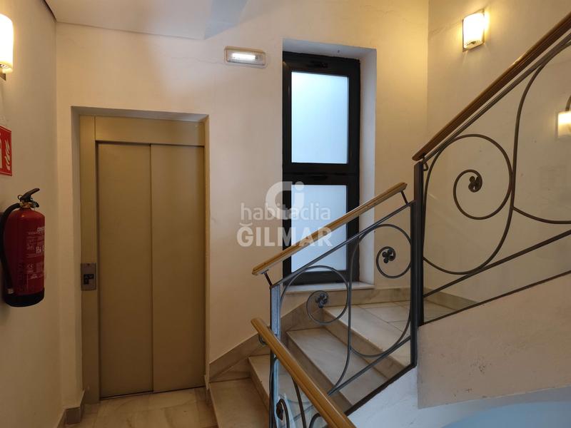 Foto 8146c7f9-3cf7-47a9-90a4-a86449b2ca2c. Miete büro in Arenal - Museo Sevilla