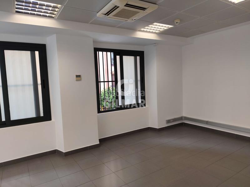 Foto 9c18d782-d9ff-439e-8c70-7e3e69160932. Miete büro in Arenal - Museo Sevilla