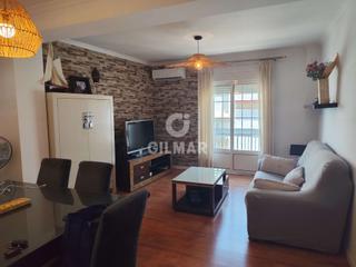 Location Appartement à Triana Casco Antiguo. Presentamos una oportunidad única en el emblemático barrio de tr