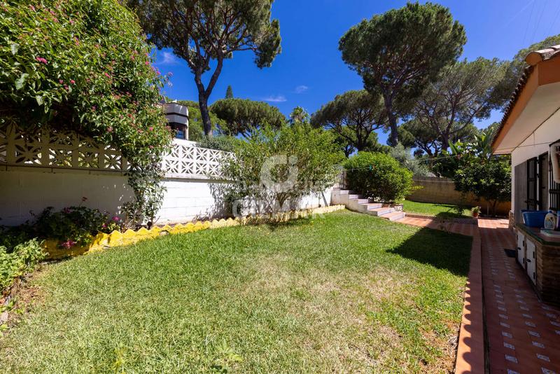 Foto 657024ee-4a97-44a3-9278-e6b2a9adac1d. Chalet con riscaldamento parcheggio piscina in Oromana Alcalá de Guadaira