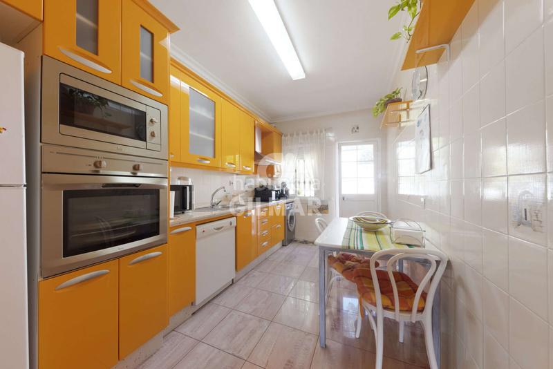 Foto fc4edc53-8411-476d-a0b3-33e41a72277d. Chalet con riscaldamento parcheggio piscina in Oromana Alcalá de Guadaira