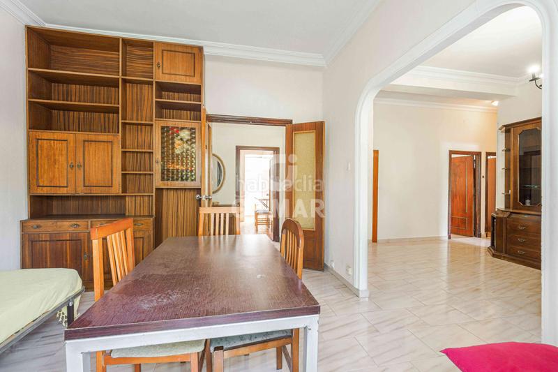 Foto 6a878947-c46a-40be-9847-55765512444c. Piso se vende piso en la avenida de la cruz del campo, situado en una segunda planta sin ascensor. la vivienda se caracteriza por su am en Sevilla