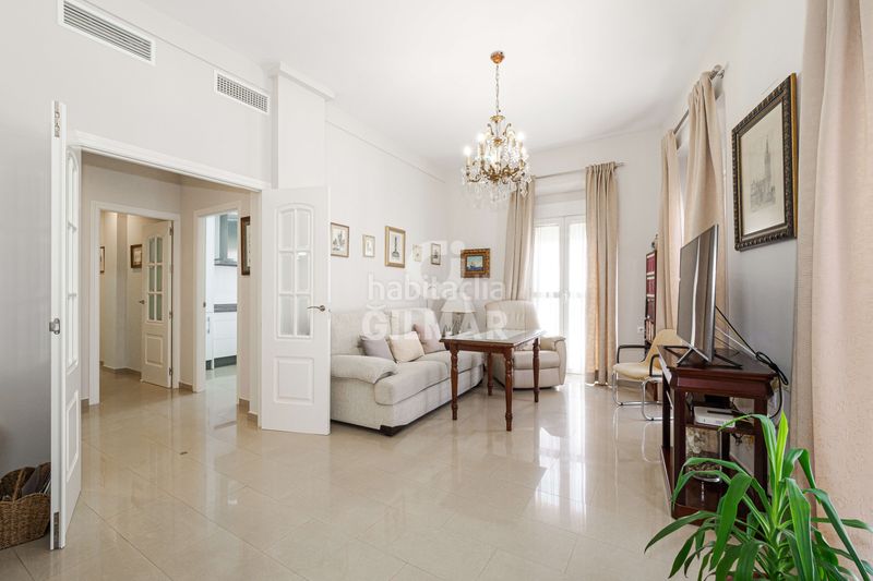 Piso  en  La Calzada - La Florida. En el centro de sevilla, concretamente en la zona de puerta osar