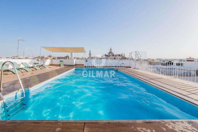 Foto 29d6a7ec-3b02-48bf-92db-febe0e825c84. Piso esta vivienda singular, ubicada a escasos pasos de la emblemática plaza de la encarnación, cuenta con dos dormitorios y dos baños. en Sevilla