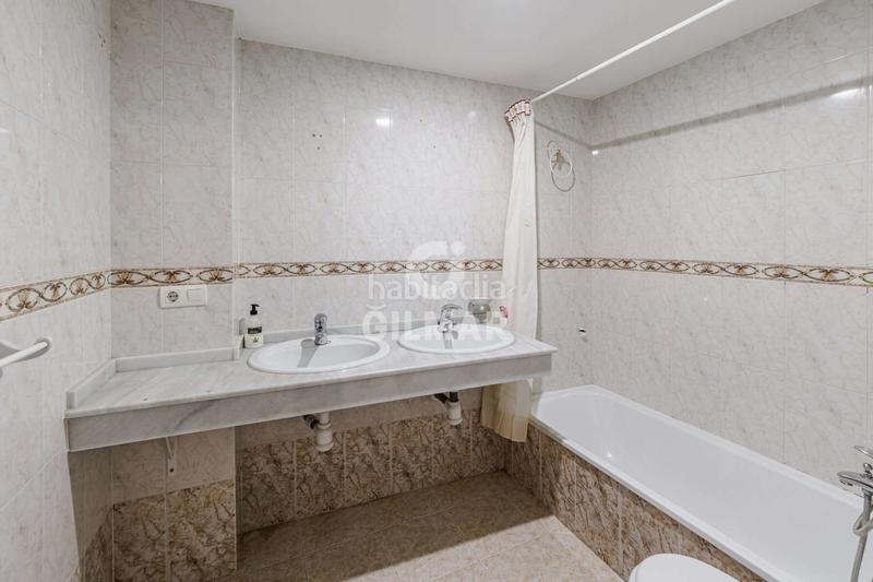 Foto 3c070f7c-981d-42aa-9244-1f8da5cff532. Piso esta vivienda singular, ubicada a escasos pasos de la emblemática plaza de la encarnación, cuenta con dos dormitorios y dos baños. en Sevilla