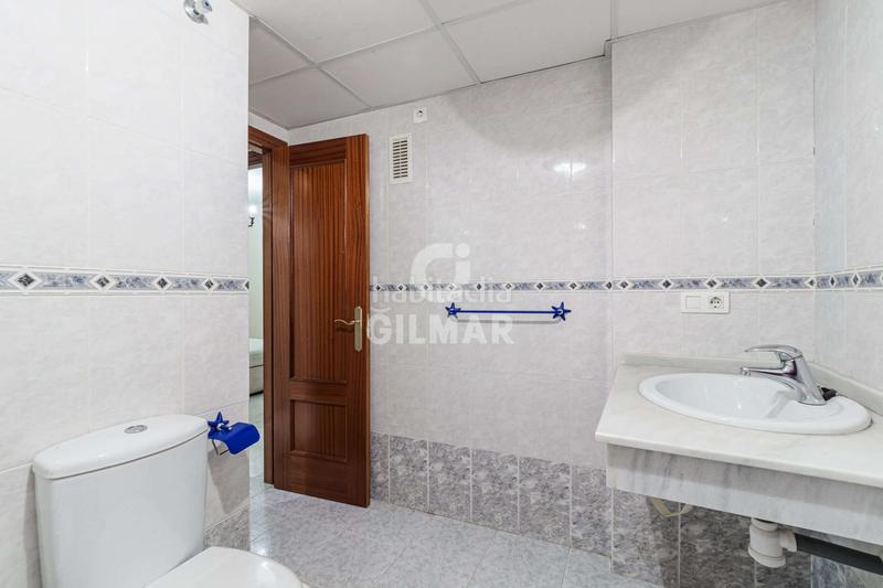 Foto 47cf7ff4-eb22-4fae-904b-d17e4d7a9d93. Piso esta vivienda singular, ubicada a escasos pasos de la emblemática plaza de la encarnación, cuenta con dos dormitorios y dos baños. en Sevilla