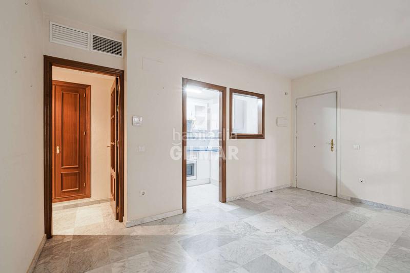 Foto 8c912b5a-68da-4045-b7f8-837554067396. Piso esta vivienda singular, ubicada a escasos pasos de la emblemática plaza de la encarnación, cuenta con dos dormitorios y dos baños. en Sevilla