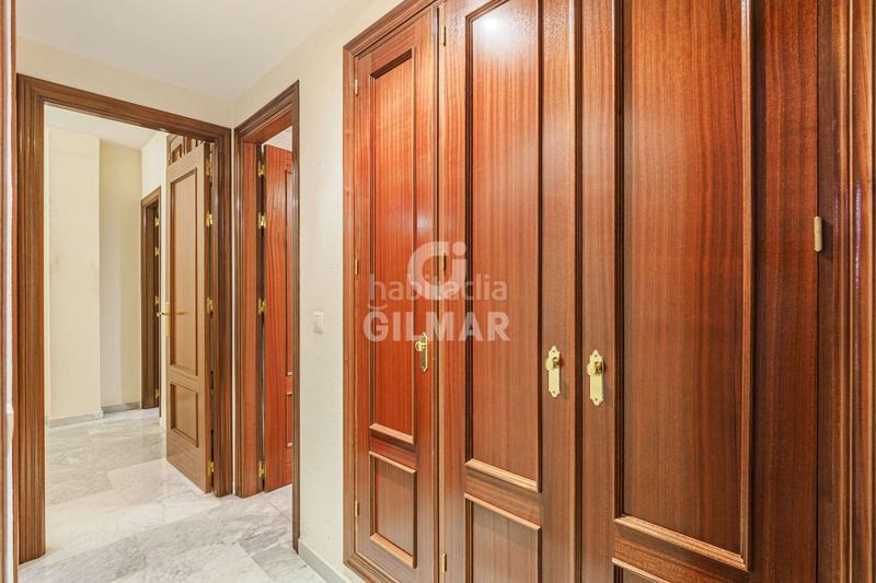 Foto ebadf0f4-1bde-4e31-be2b-8907d32df1c6. Piso esta vivienda singular, ubicada a escasos pasos de la emblemática plaza de la encarnación, cuenta con dos dormitorios y dos baños. en Sevilla