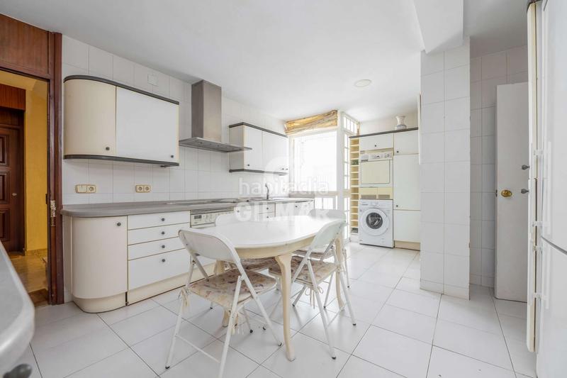 Foto 182be615-b0dd-4aab-bac4-1c1da830878c. Appartement avec chauffage parking dans San Bartolomé Sevilla