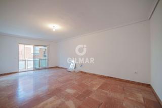 Etagenwohnung in Triana Este