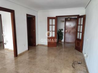 Location Appartement  N/a. Descubre una excelente oportunidad en el corazón de triana, uno