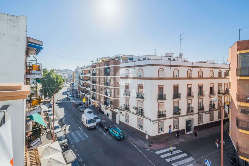 Foto ff10da9b-1fa9-4c1c-a7dc-6ee4357506c3. Àtic amb calefacció aparcament piscina a Triana Este Sevilla