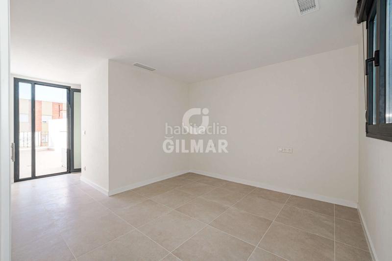 Foto aedcafc5-204c-4118-b8b9-838a36f2dcc7. Dachwohnung mit heizung parking pool in Triana Este Sevilla