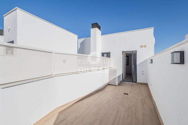 Foto b14b9e26-ef62-4217-9103-40a9c3abf5d3. Dachwohnung mit heizung parking pool in Triana Este Sevilla