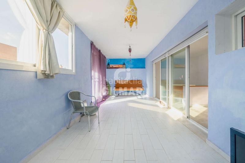 Foto 02816610-89f5-4096-bfee-6427ca83c0af. Dúplex descubre este dúplex ubicado en la codiciada zona de buhaira, . con una superficie construida de 94 m, esta vivienda com en Sevilla