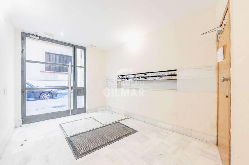 Foto 122b24e3-cb6e-4b73-93d3-833c8f89fa19. Dúplex descubre este dúplex ubicado en la codiciada zona de buhaira, . con una superficie construida de 94 m, esta vivienda com en Sevilla