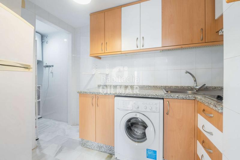 Foto 32267572-398a-4540-b903-a0482336834a. Dúplex descubre este dúplex ubicado en la codiciada zona de buhaira, . con una superficie construida de 94 m, esta vivienda com en Sevilla