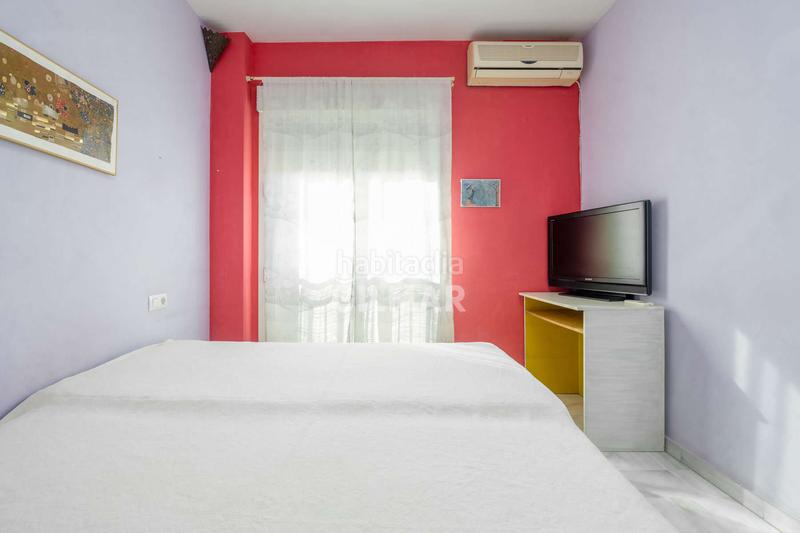 Foto 3427bc2a-fde5-41a4-8ca2-e6fe1e7827ca. Dúplex descubre este dúplex ubicado en la codiciada zona de buhaira, . con una superficie construida de 94 m, esta vivienda com en Sevilla