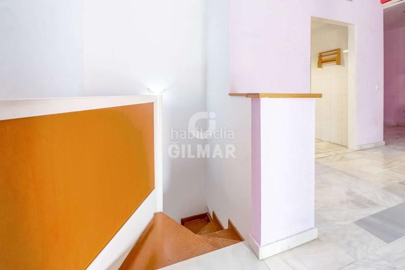 Foto 3aaed064-52ff-4f29-8b0b-0ef025e75f7e. Dúplex descubre este dúplex ubicado en la codiciada zona de buhaira, . con una superficie construida de 94 m, esta vivienda com en Sevilla