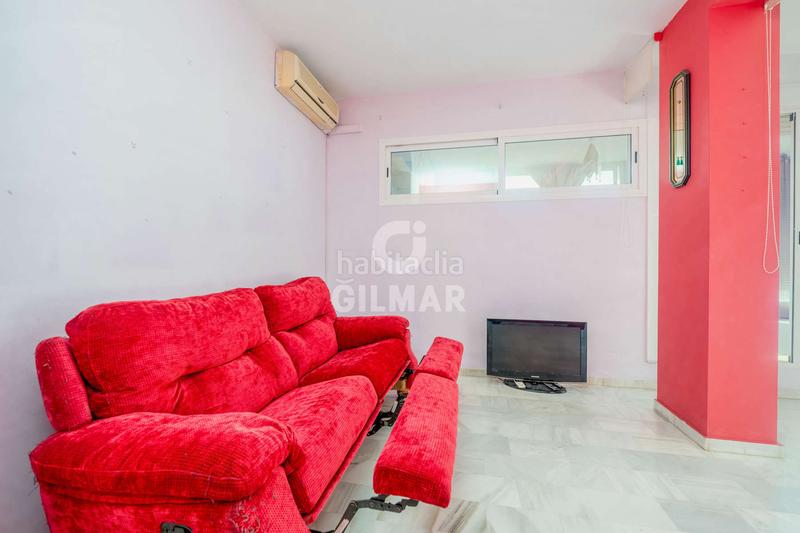 Foto 43a9b34b-2fcd-4cf9-bba2-5f739c29b546. Dúplex descubre este dúplex ubicado en la codiciada zona de buhaira, . con una superficie construida de 94 m, esta vivienda com en Sevilla