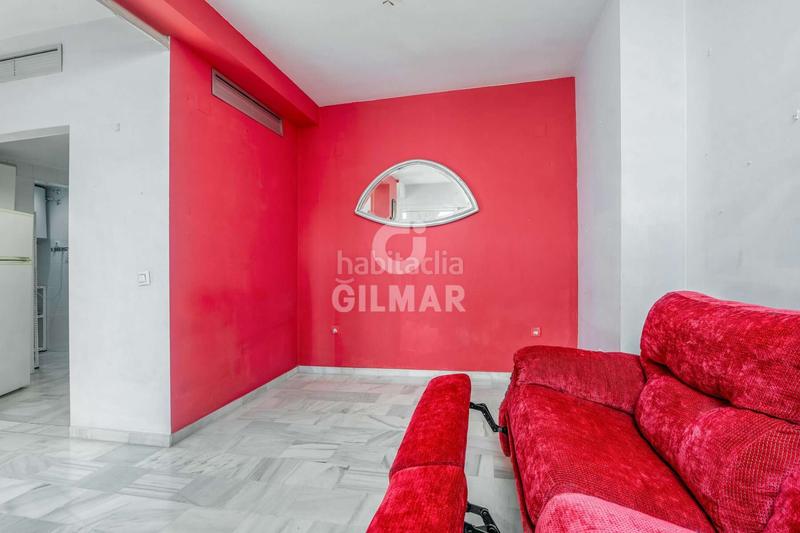 Foto 4f2bd7ab-5bc0-4274-86d0-4eda79fd310a. Dúplex descubre este dúplex ubicado en la codiciada zona de buhaira, . con una superficie construida de 94 m, esta vivienda com en Sevilla