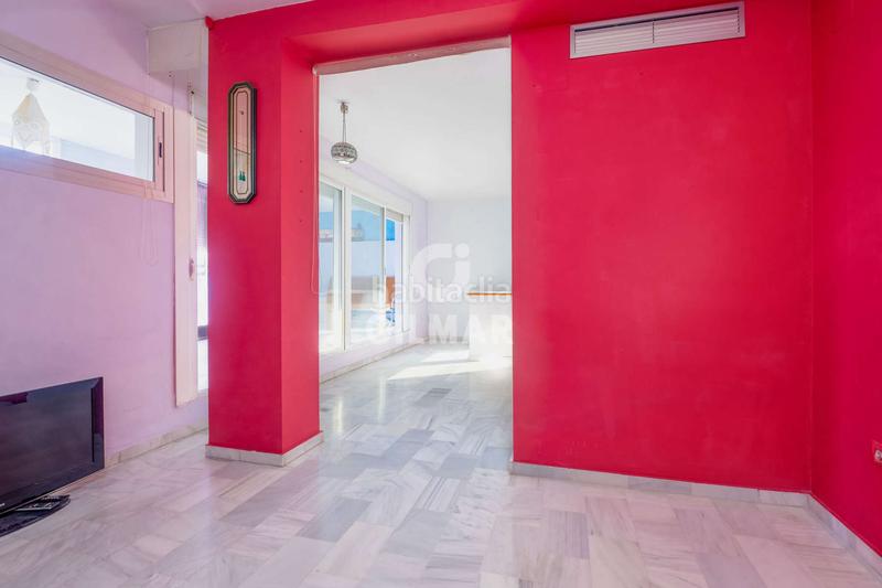 Foto 7730f2d4-b594-4ccd-b509-70e0e2607c1a. Dúplex descubre este dúplex ubicado en la codiciada zona de buhaira, . con una superficie construida de 94 m, esta vivienda com en Sevilla