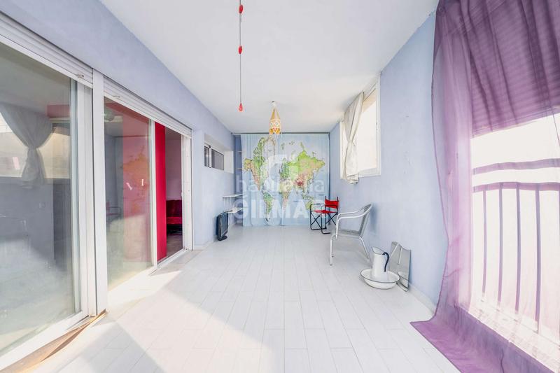 Foto 95ae4811-63e1-41fc-a6d2-591c1301f6c2. Dúplex descubre este dúplex ubicado en la codiciada zona de buhaira, . con una superficie construida de 94 m, esta vivienda com en Sevilla