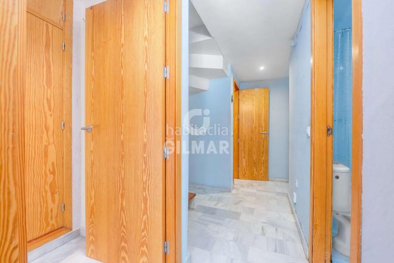 Foto a5970e00-fa93-4024-a182-9093476f57b6. Dúplex descubre este dúplex ubicado en la codiciada zona de buhaira, . con una superficie construida de 94 m, esta vivienda com en Sevilla