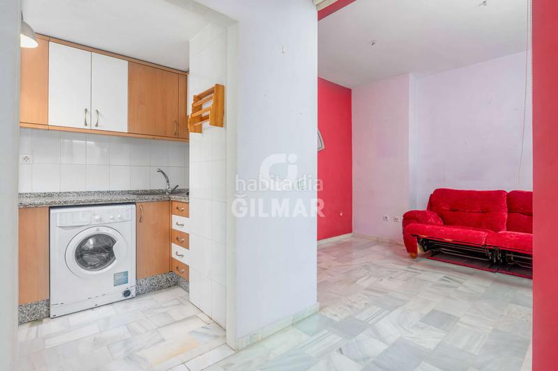 Foto db7c7ab1-bad4-4152-99e7-d25c20765229. Dúplex descubre este dúplex ubicado en la codiciada zona de buhaira, . con una superficie construida de 94 m, esta vivienda com en Sevilla