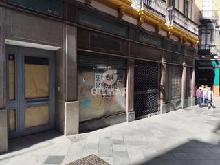 Location Local commercial à Alfalfa - Santa Cruz. Les presentamos este local en bruto en el centro de sevilla de 1