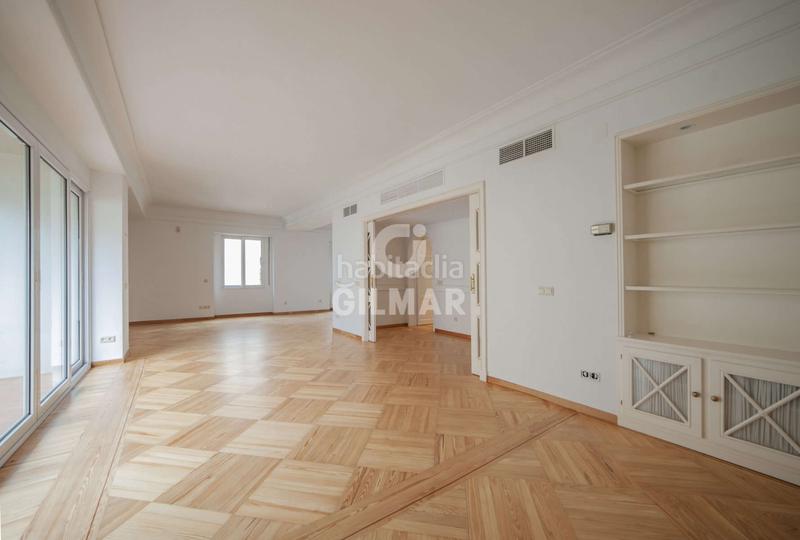 Foto 66385a21-911a-4148-a898-4c5612d01926. Rent flat with heating in Parque María Luisa -Giralda Sur Sevilla