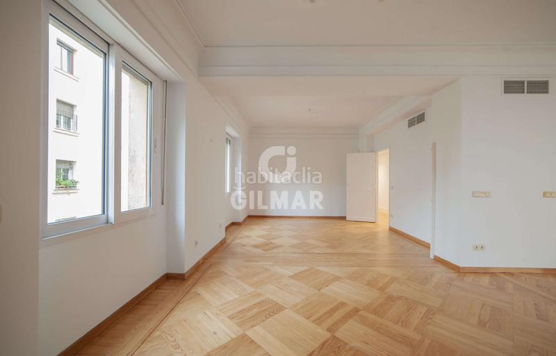 Foto c764428c-f31c-4848-9a98-0d0e13e449c1. Rent flat with heating in Parque María Luisa -Giralda Sur Sevilla