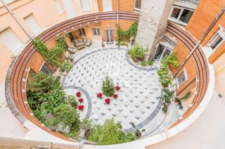 Appartamento in Triana Oeste. Se presenta esta amplia vivienda de 169 m con 5 habitaciones, 2